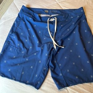 Avid gear, size 34 fishhook board shorts